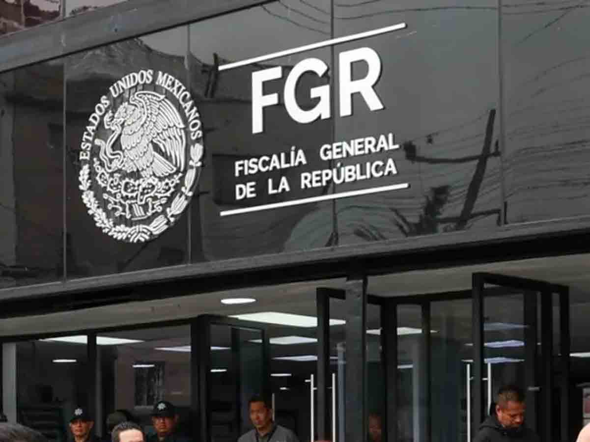 Alzan la mano 43 para la FGR, incluida Godoy; es la número 31 en el listado