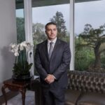 "El rostro de la lucha sin cuartel contra la mafia: Harfuch en el foco internacional por su batalla contra los poderosos cárteles"