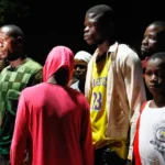 "Historia de supervivencia: 130 vidas rescatadas en una emocionante operación policial que puso fin al sufrimiento de estudiantes y educadores secuestrados en Nigeria"