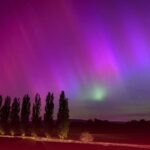 La Noche Estelar: Un fotógrafo Captura con Su Cámara el Espectacular Desfile de Auroras Boreales