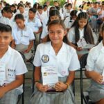 Beca Rita Cetina en secundaria reafirma el derecho a la educación: Mario Delgado
