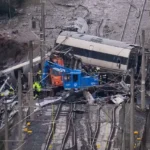 "Desastre en la línea azul: Tren se descarría en pleno corazón de Barcelona, dos días después de un fatídico accidente ferroviario que sigue sin explicación en el sur del país"