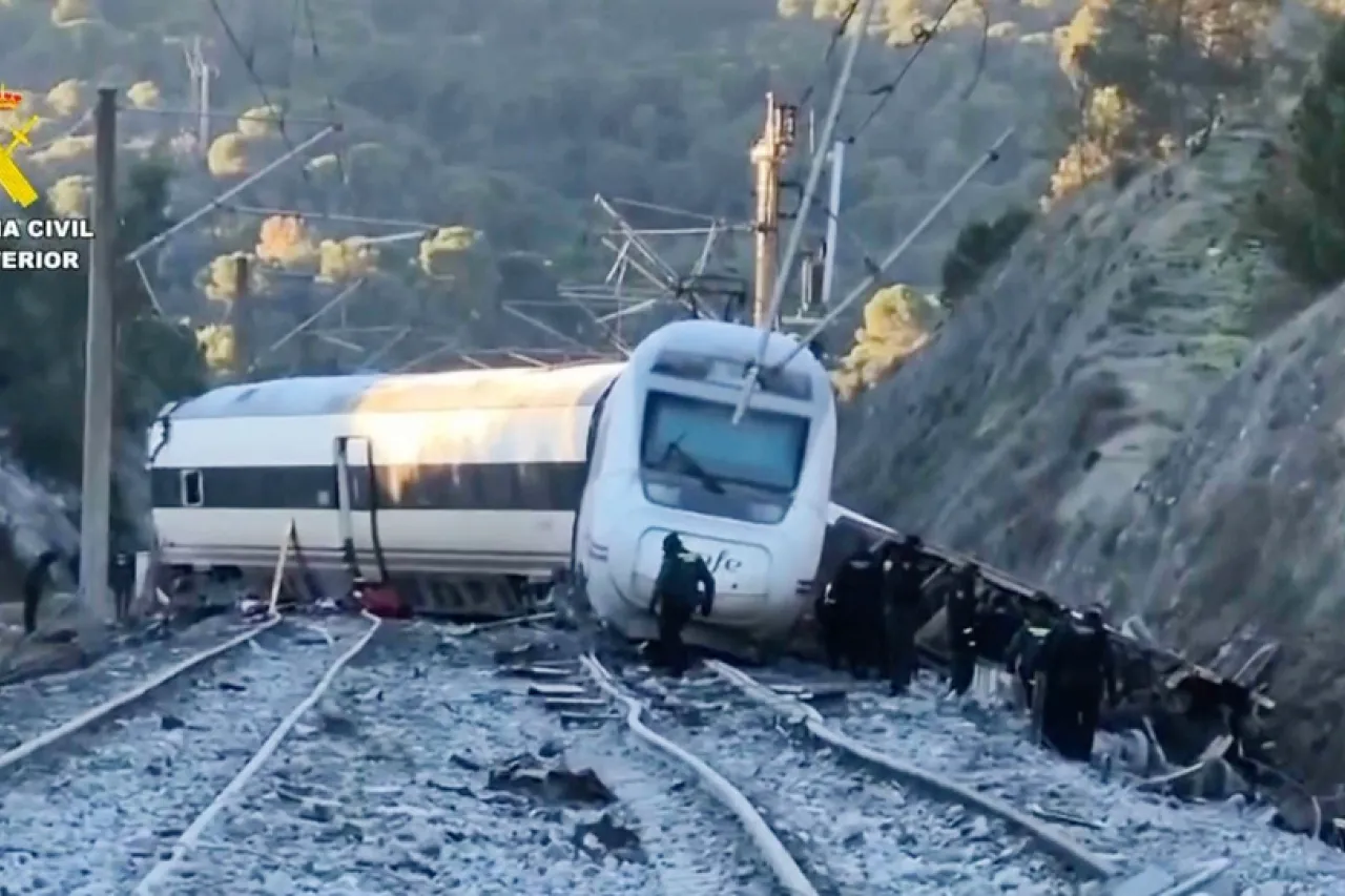 Tragedia ferroviaria en España: 39 víctimas mortales en desastre de choque entre trenes