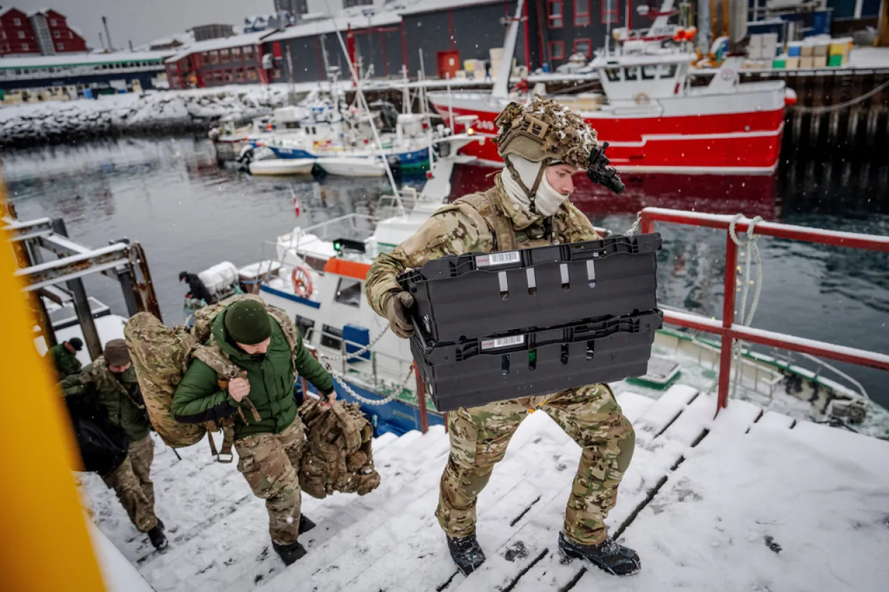 La frontera entre la autonomía y el imperio: Dinamarca pone a prueba su autoridad en el archipiélago de Groenlandia