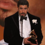 La Revolución Latinx en los Premios Grammy: Bad Bunny Conquista el Prestigioso Trofeo de Álbum del Año con su Primer Disco en Español