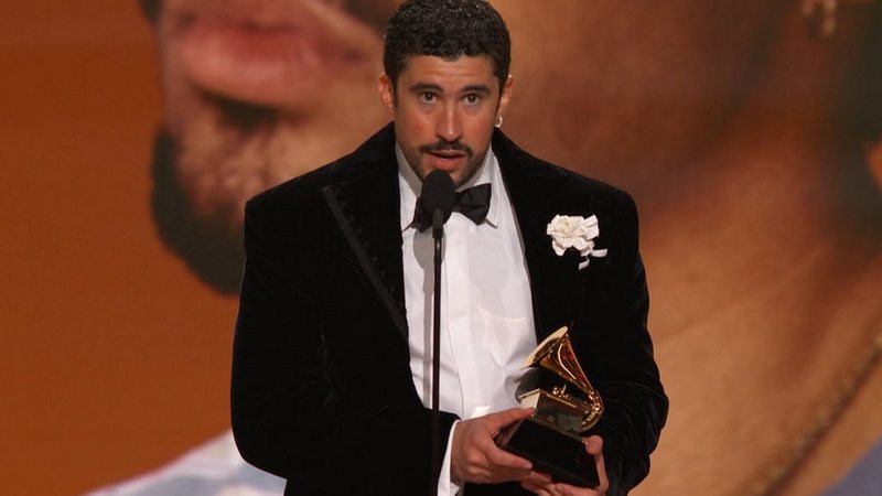 La Revolución Latinx en los Premios Grammy: Bad Bunny Conquista el Prestigioso Trofeo de Álbum del Año con su Primer Disco en Español