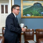 Trump insta a votar rápidamente para acabar con cierre de gobierno