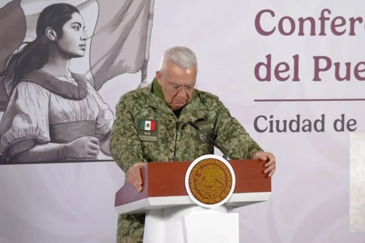 Llora titular de Sedena al reportar caídos en acción vs 'El Mencho'